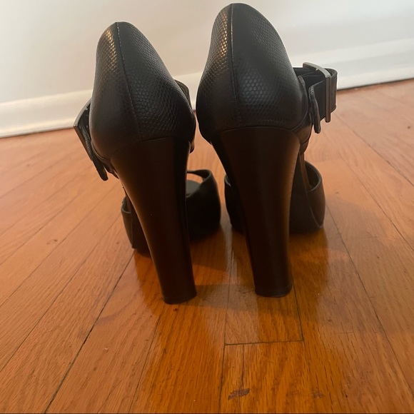 Gianni Bini Platform Heels - Picture 5 of 10